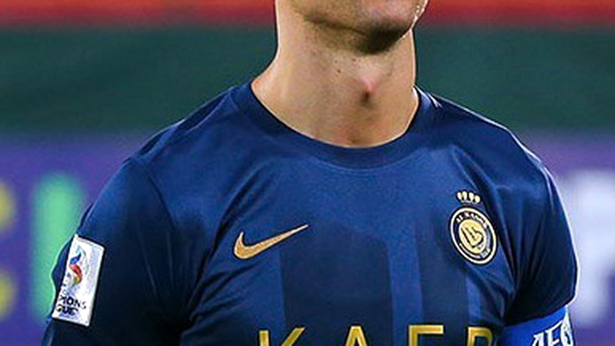 رونالدو يحتفل بهدف بقميص النصر
